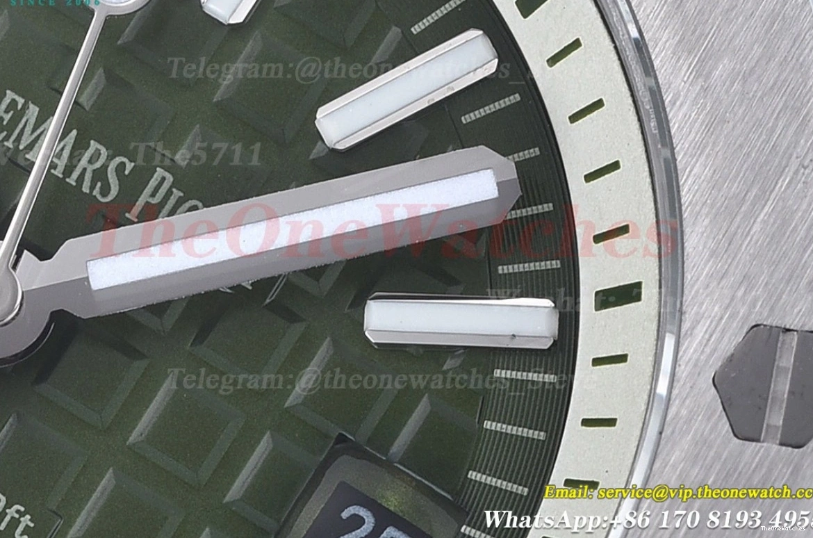 Offshore Stk SS Green Royal MY8215 GDF RU Oak 42mm 15710 Diver 0126